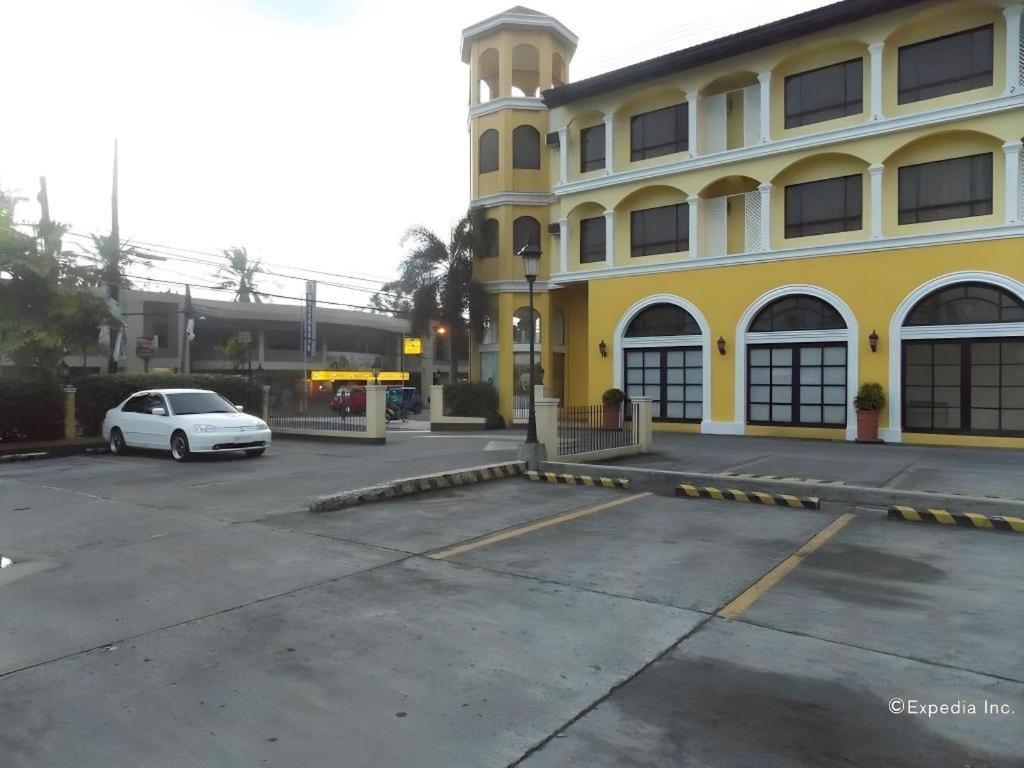 Planta Centro Bacolod Hotel & Residences Экстерьер фото