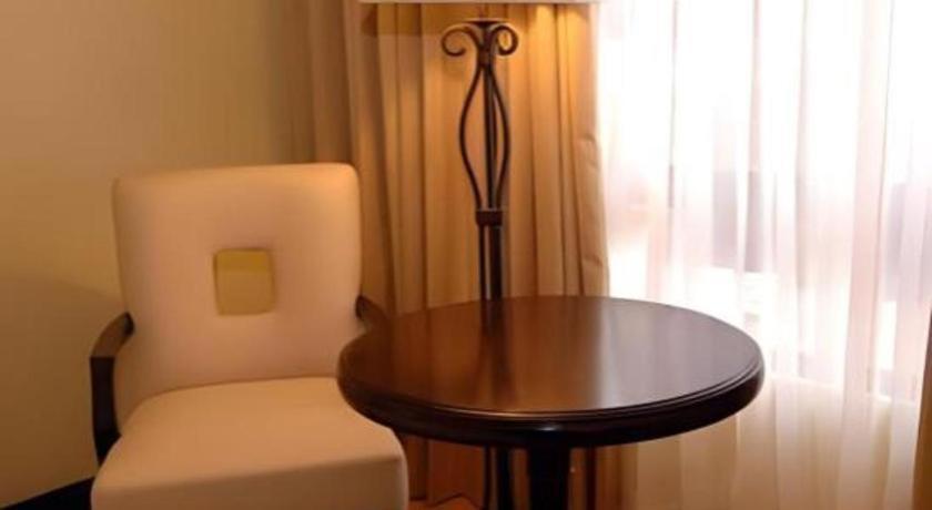 Planta Centro Bacolod Hotel & Residences Экстерьер фото