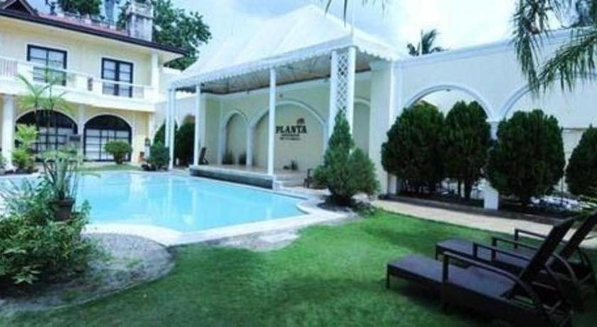 Planta Centro Bacolod Hotel & Residences Экстерьер фото