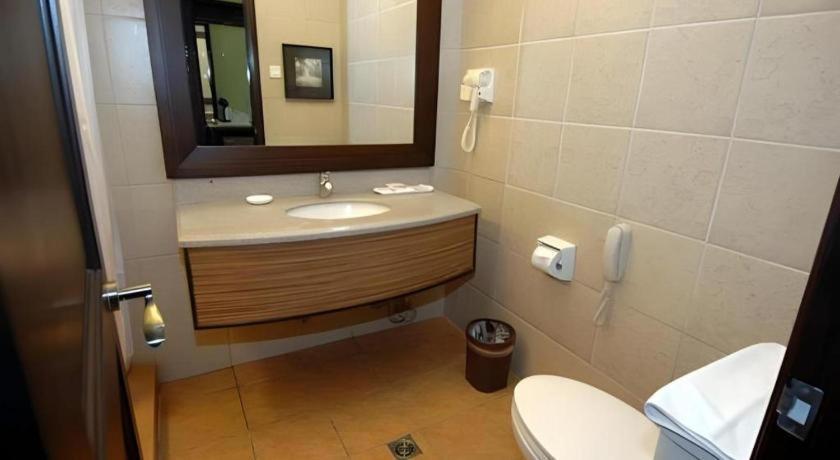 Planta Centro Bacolod Hotel & Residences Экстерьер фото