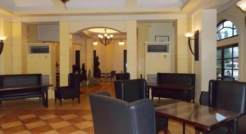 Planta Centro Bacolod Hotel & Residences Экстерьер фото